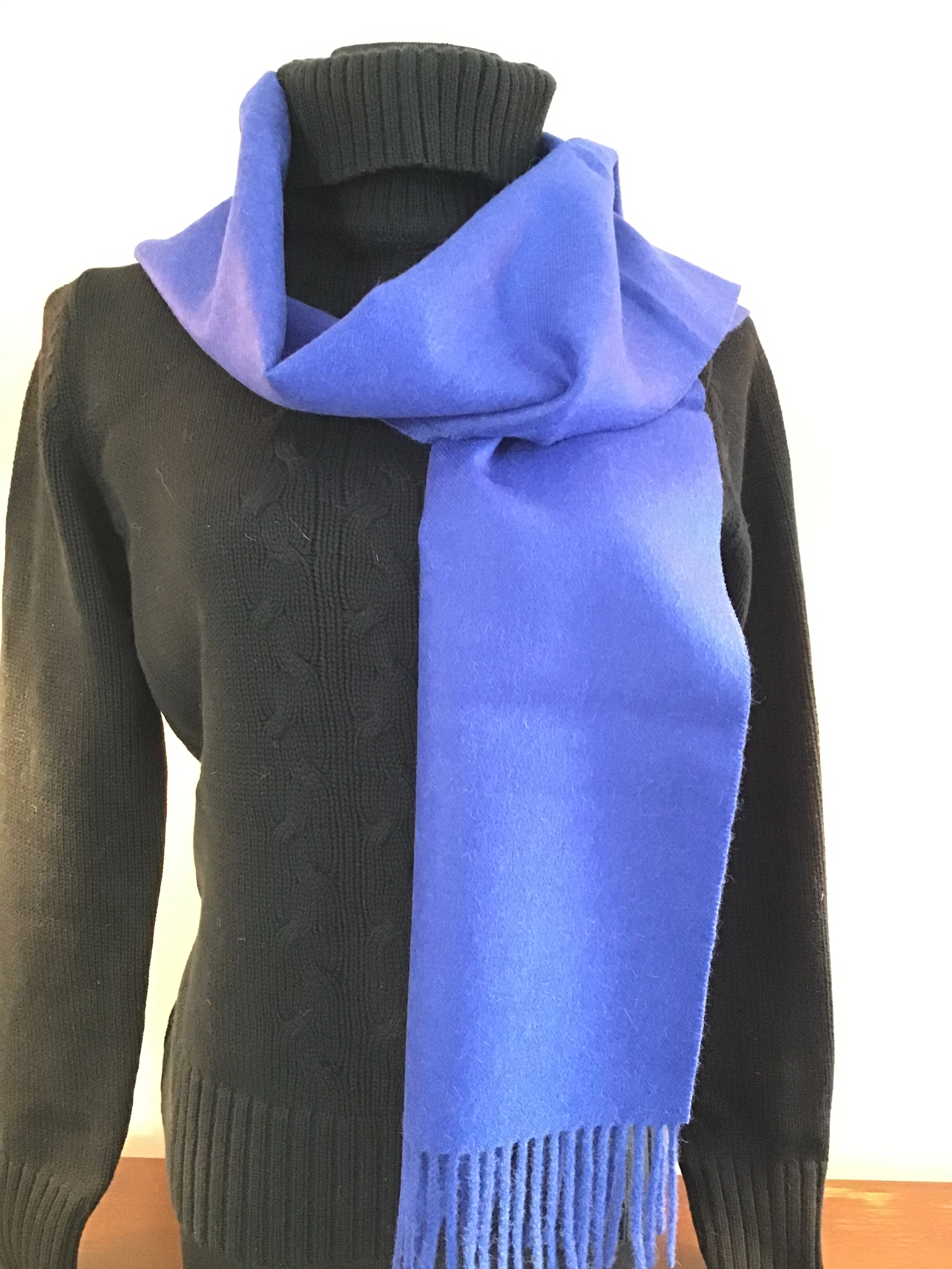 Cozy Cloud: Superfine Alpaca Scarf for Unrivaled Warmth and Luxury.